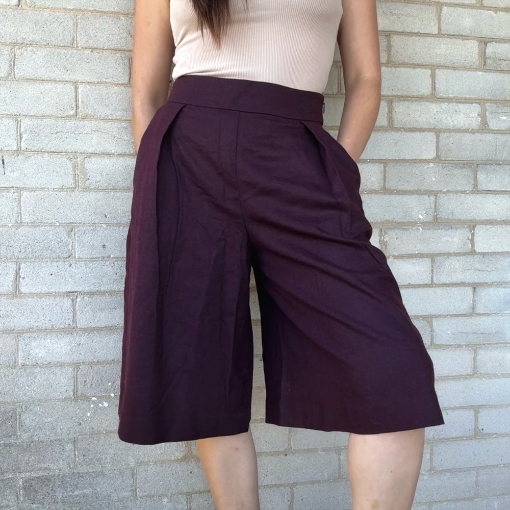 Club Monaco High-Waisted Bermuda Shorts – Deep Burgundy